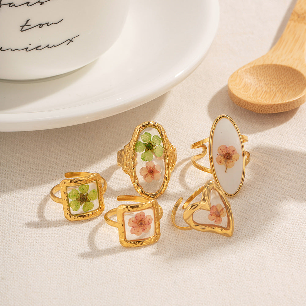 The Eternal Flower Series Stainless Steel Ring Has A Premium Feel