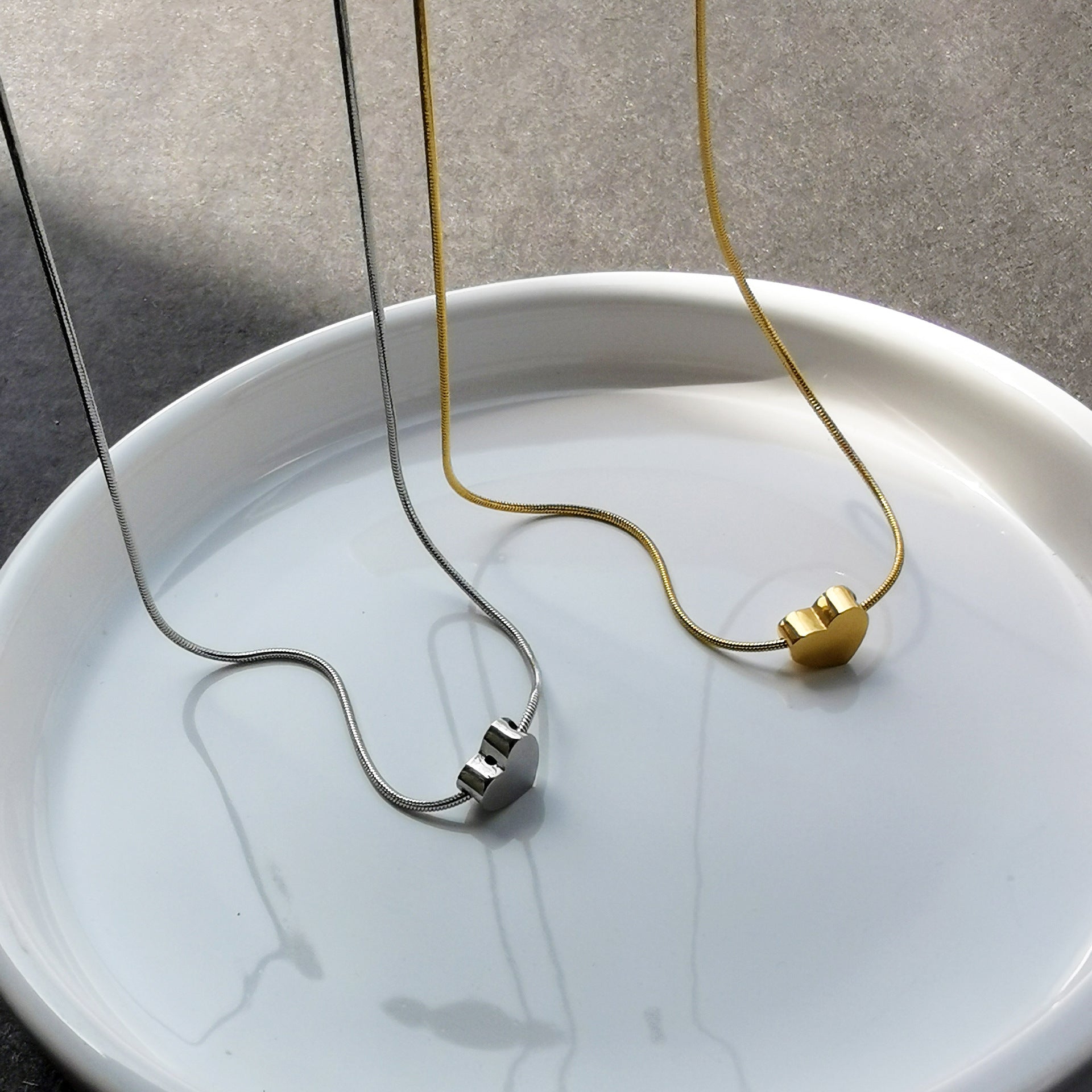 Women's Light Luxury And Simplicity Cold Style Accessories Titanium Steel Heart Necklace