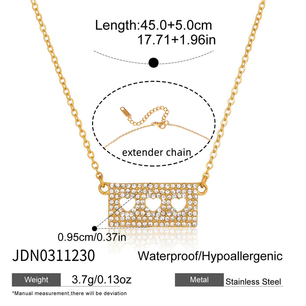 Sweet-style 18K Gold Stainless Steel Zircon Heart Necklace Simple Yet Luxurious