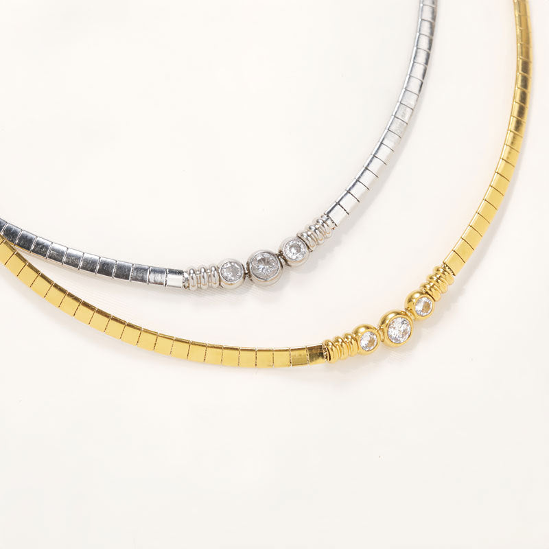 This Fashionable Titanium Steel Necklace Features A Flat Snake-chain Design Adorned With Diamond Accents