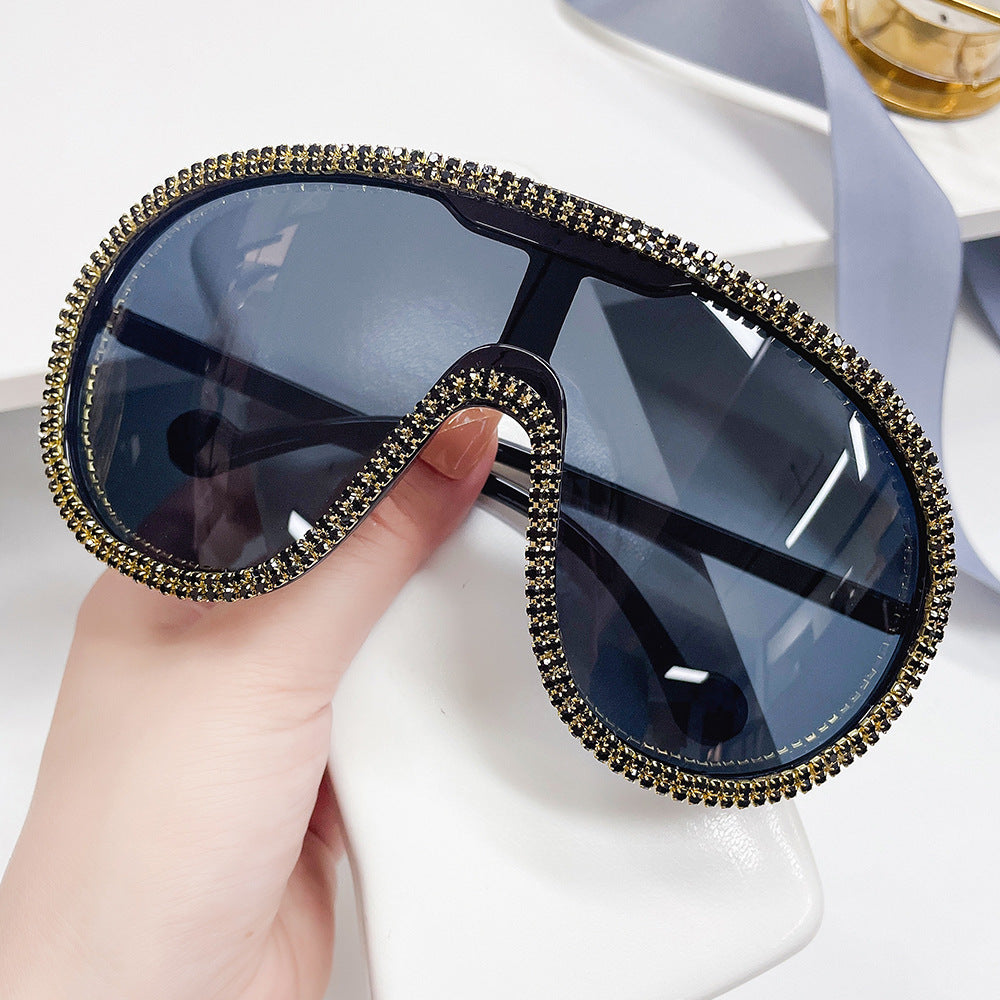 Diamond-embedded Sunglasses