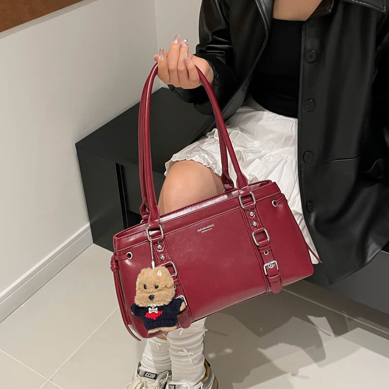 A Women Shoulder Bag