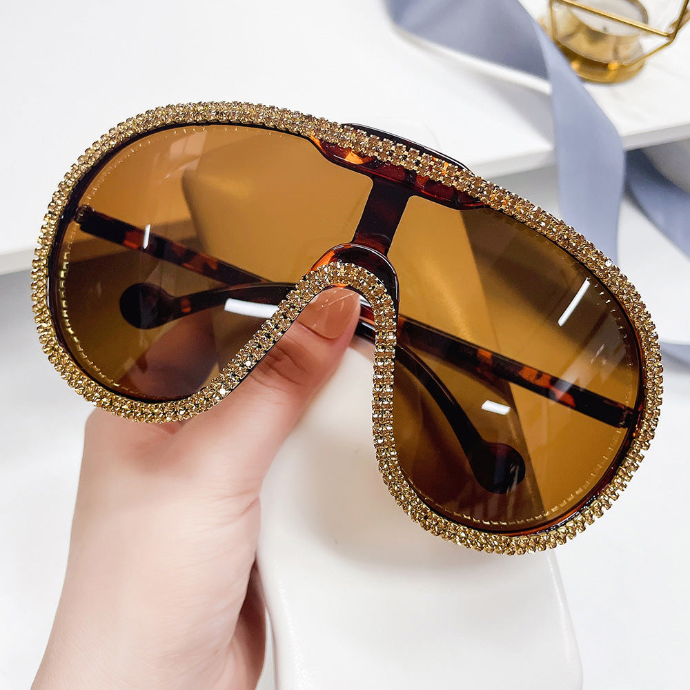 Diamond-embedded Sunglasses