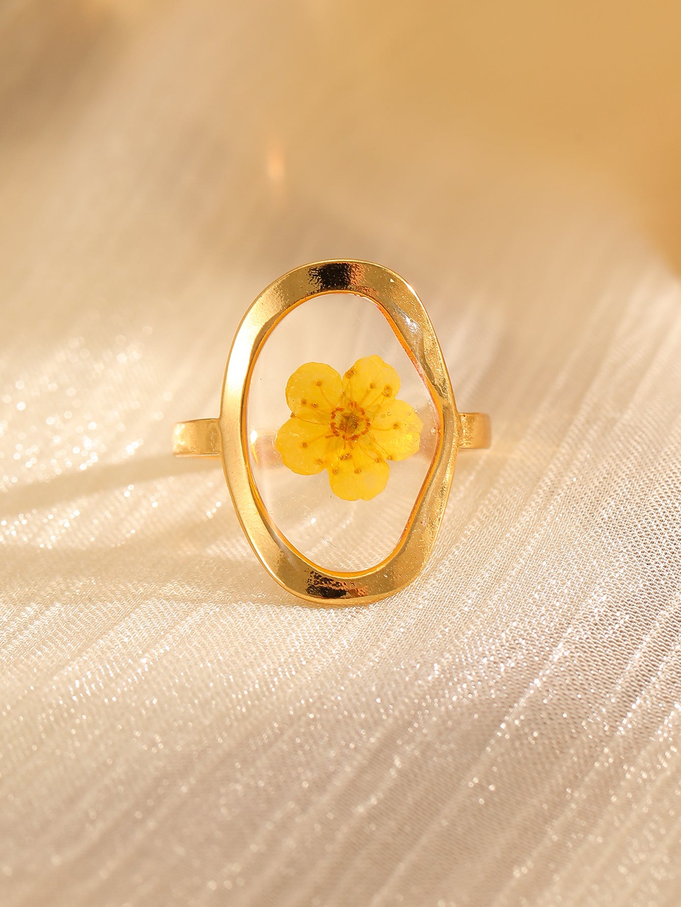 Handmade Dried Flower Niche Designer-Style Ring